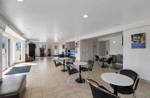 Bryan Hotel | Studio 6-Bryan, TX - University Area