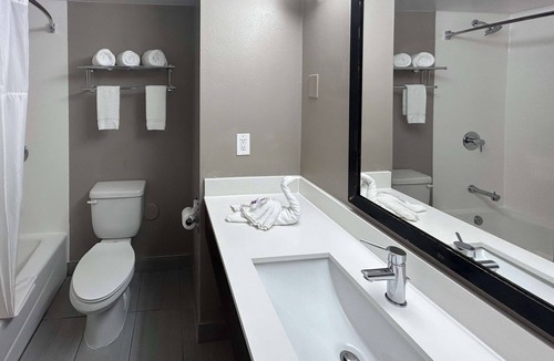 Harbor Hotel | Studio 6 Carson, CA