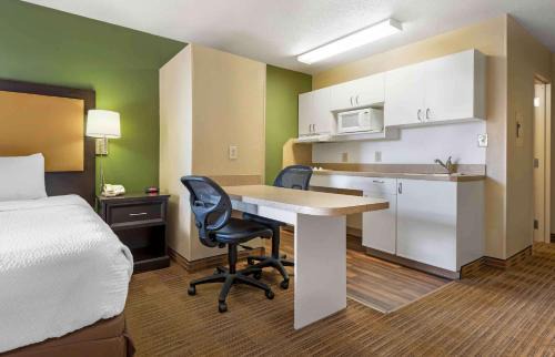 Rochester Hotel | Studio 6 Corporate Extended Stay Rochester Henrietta NY
