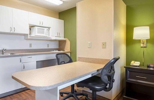 Rochester Hotel | Studio 6 Corporate Extended Stay Rochester Henrietta NY