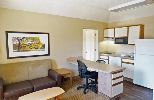 Malvern Hotel | Studio 6 Corporate Extended Stay Philadelphia Malvern Swedesford Rd. PA