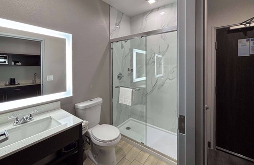 White Rock Hills Hotel | Studio 6 Dallas, TX – Fair Park