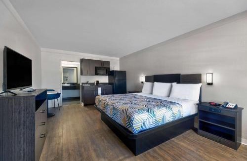 Denton Hotel | Studio 6-Denton, TX - UNT