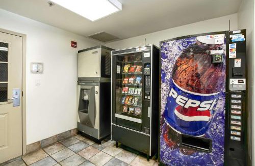 East Brunswick Hotel | Studio 6-East Brunswick, NJ - NYC Area