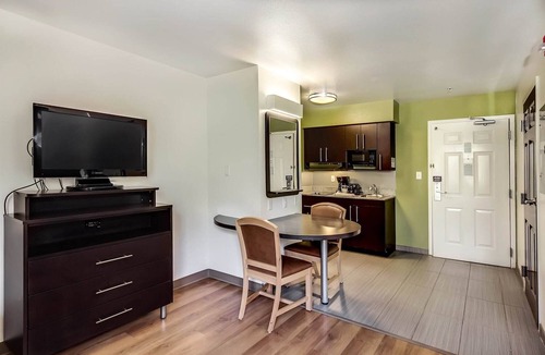 East Brunswick Hotel | Studio 6 East Brunswick, NJ - NYC Area