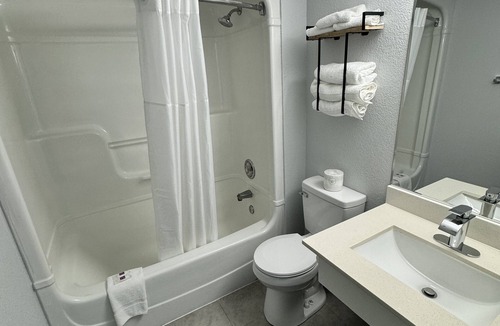 East Syracuse Hotel | Studio 6 - East Syracuse, NY – Airport