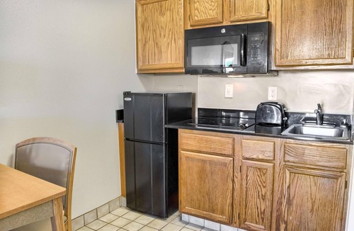 Ocean Springs Hotel | Studio 6 Extended Stay - Ocean Springs, MS