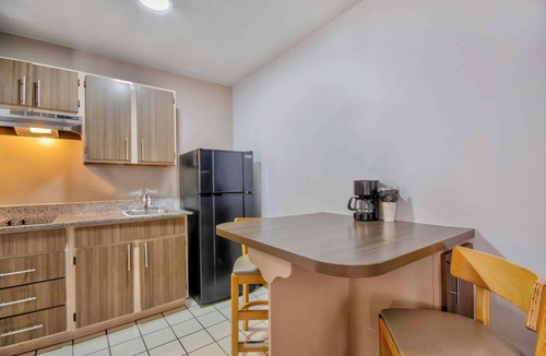 St. Johns Hotel | Studio 6 Extended Stay - Austin, TX - Midtown