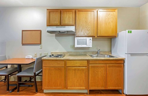 Pelham Hotel | Studio 6 Extended Stay Birmingham Pelham AL