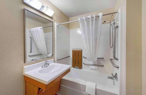 Norman Hotel | Studio 6 Extended Stay Oklahoma City Norman OK