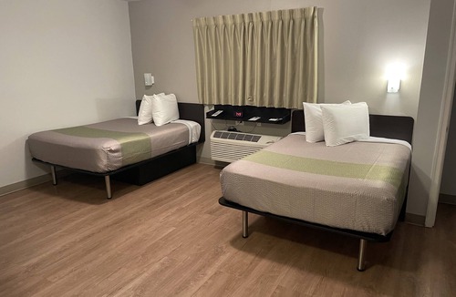 Laurel Hotel | Studio 6 Extended Stay - Richmond, VA - I-64 West