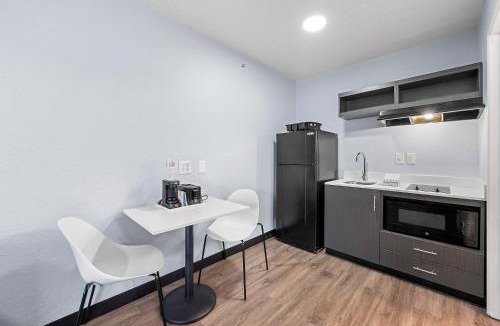 Roswell Hotel | Studio 6 Extended Stay - Roswell, GA - Atlanta