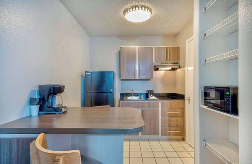 Medical Center District Hotel | Studio 6 Extended Stay - San Antonio, TX - Medical Center