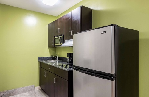 Savannah Hotel | Studio 6 Extended Stay - Savannah, GA