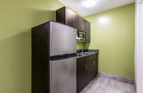 Savannah Hotel | Studio 6 Extended Stay - Savannah, GA