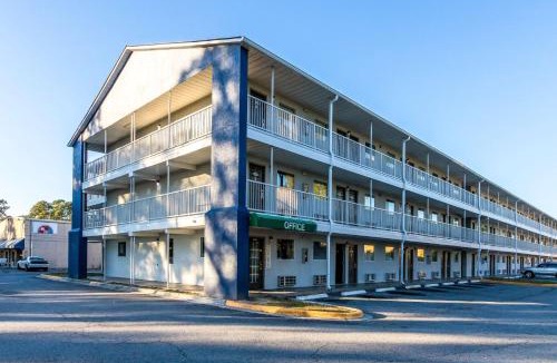 Savannah Hotel | Studio 6 Extended Stay - Savannah, GA