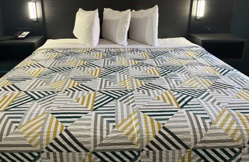 Huntsville Hotel | Studio 6 Extended Stay - Huntsville, AL University Drive