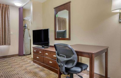 Germantown Hotel | Studio 6 Extended Stay Washington - DC Germantown MD