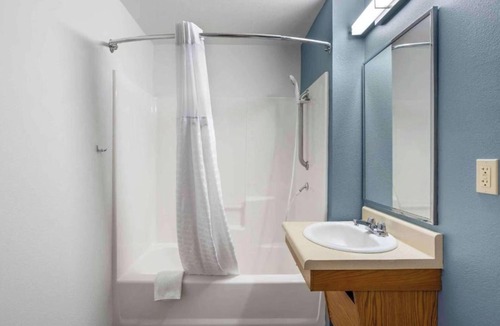 Wichita Hotel | Studio 6 Extended Stay Wichita South KS