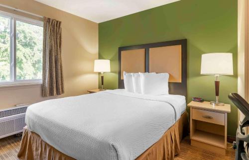 Maryland Heights Hotel | Studio 6 Extended Stay - St Louis, MO - Westport Craig Road