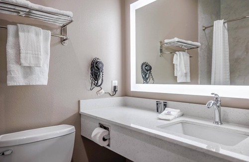 Giddings Hotel | Studio 6 – Giddings, Tx