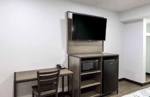 Hickory Hotel | Studio 6 Hickory, NC