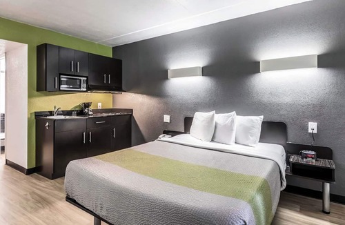 Indianapolis Hotel | Studio 6 Indianapolis, IN