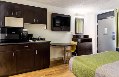 LaGrange Hotel | Studio 6 Lagrange, GA