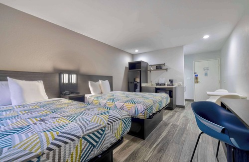 Little Rock Hotel | Studio 6 Little Rock, AR - South