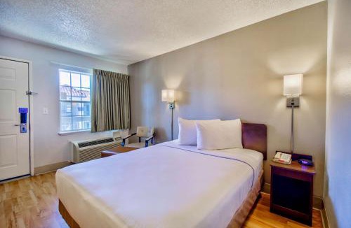 Deer Valley Hotel | Studio 6-Phoenix, AZ - Deer Valley