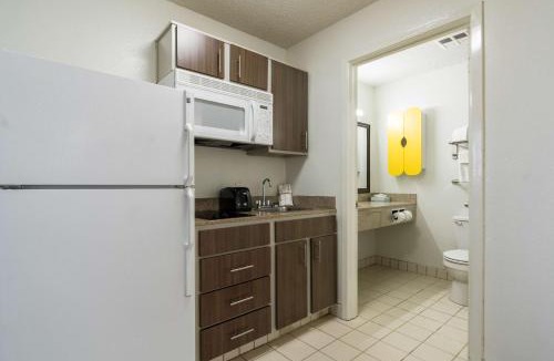 Plano Hotel | Studio 6-Plano, TX - Dallas - Plano Medical Center