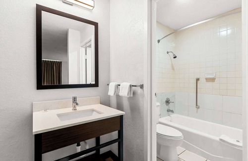 Port Lavaca Hotel | Studio 6 Port Lavaca, TX