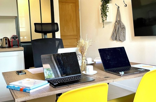 Marly-le-Roi Apartment | Studio #6 - Quiet with park view