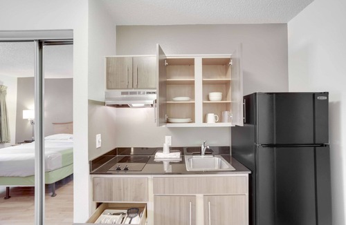 Stafford Hotel | Studio 6 Stafford, TX - Houston - Sugarland