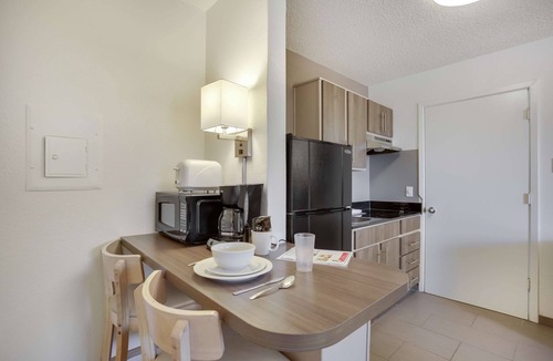 Stafford Hotel | Studio 6 Stafford, TX - Houston - Sugarland