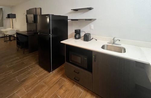 Hurricane Hotel | Studio 6 Suites Hurricane, Wv