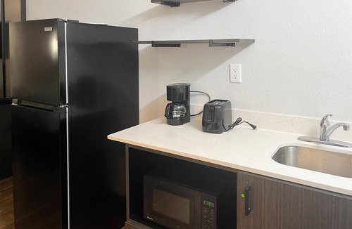 Hurricane Hotel | Studio 6 Suites Hurricane, Wv