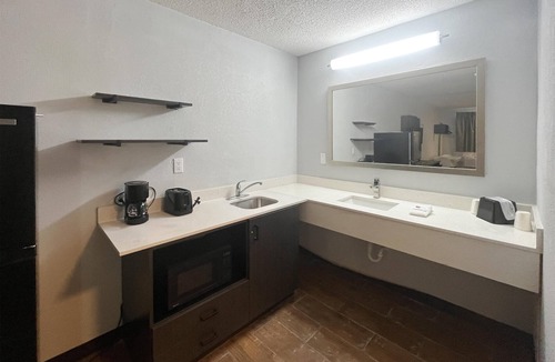 Hurricane Hotel | Studio 6 Suites Hurricane, Wv