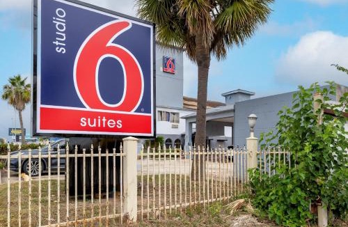 Pasadena Hotel | Studio 6 Suites Pasadena, TX