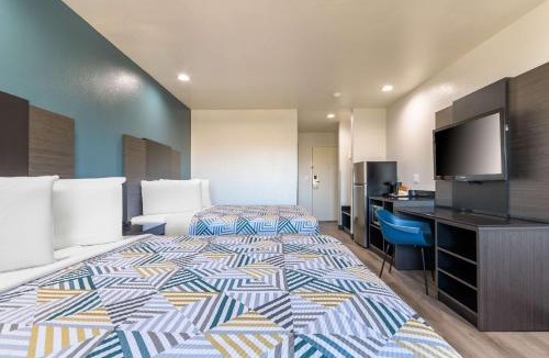 Eastside Hotel | Studio 6 Suites Perris, CA