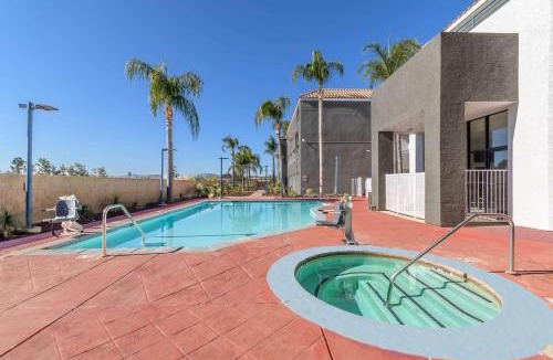 Eastside Hotel | Studio 6 Suites Perris, CA