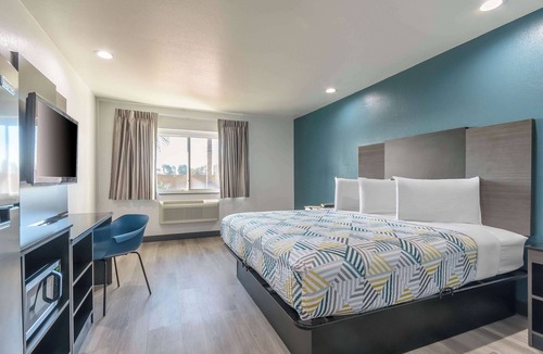 Eastside Hotel | Studio 6 Suites Perris, CA