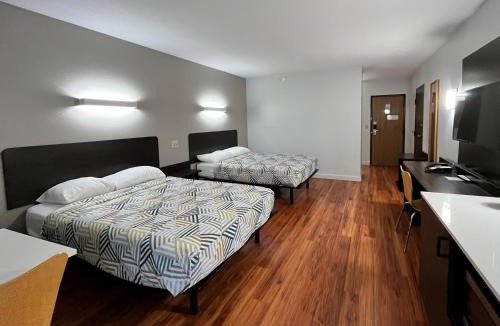 Springfield Hotel | Studio 6 Suites Springfield, OH