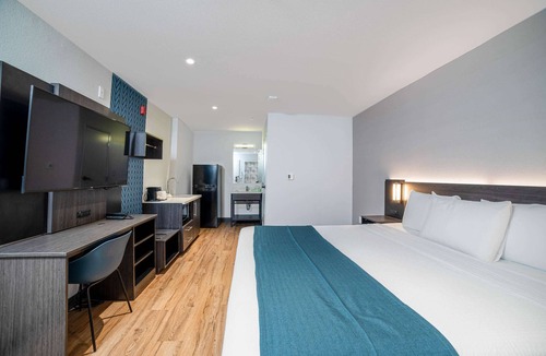 Civic Center Hotel | Studio 6 Suites – Stockton, CA – Waterfront