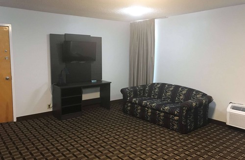 Tupelo Hotel | Studio 6 Suites Tupelo, MS - North