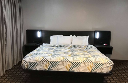 Tupelo Hotel | Studio 6 Suites Tupelo, MS - North