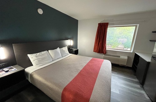 Urbana Hotel | Studio 6 Suites Urbana, IL