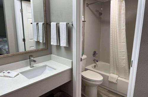 West Memphis Hotel | Studio 6 Suites West Memphis, AR - Memphis