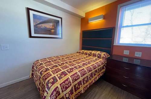 Neptune City Hotel | Studio 6 Tinton Falls, NJ - Neptune