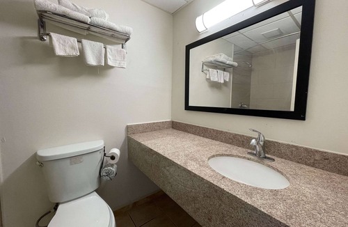 Neptune City Hotel | Studio 6 Tinton Falls, NJ - Neptune